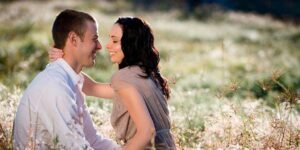 Mature Women Dating Profile Samples: How to Write Authentic and Attractive Profiles